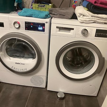 אולם Schoenes Zimmer In Zentraler Lage מראה חיצוני תמונה